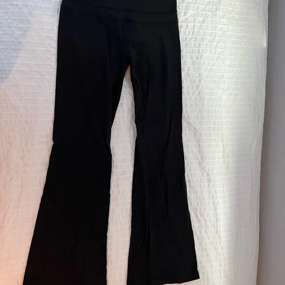 Lululemon Low-Rise Flared Pant - Picture 2 of 3